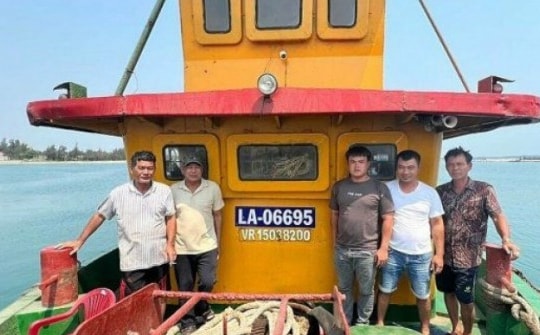 Số nạn nhân vụ chìm tàu ở Quảng Ngãi có thể 9 người