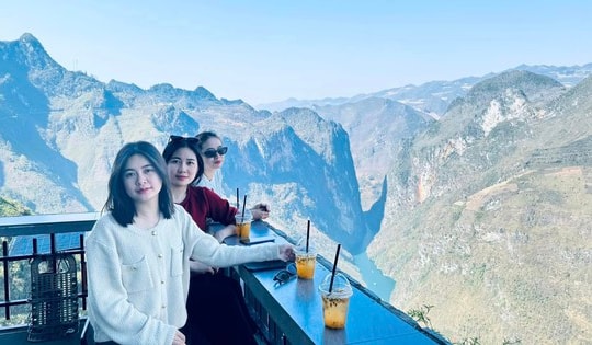 Nghỉ lễ dài ngày, người Hà Nội đi du lịch Hà Giang, Tuyên Quang, chi phí chỉ hơn 1 triệu đồng/người