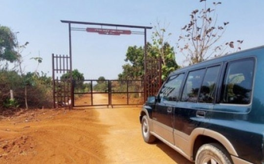 Đường giao thông do Bộ NN-PTNT đầu tư bị... chặn ngang