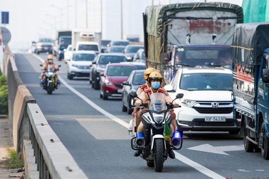 Cho phép tạm thời đi vào làn khẩn cấp trên đường Vành đai 3