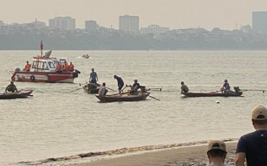 Hà Nội: Ra sông Hồng tắm mát, 2 học sinh đuối nước thương tâm