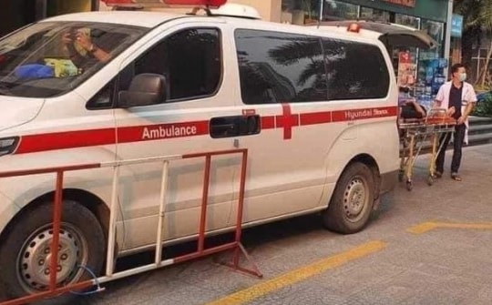 Đón người đi cấp cứu, xe cứu thương bị khóa bánh ở Hà Nội: BQL khu đô thị nói gì?
