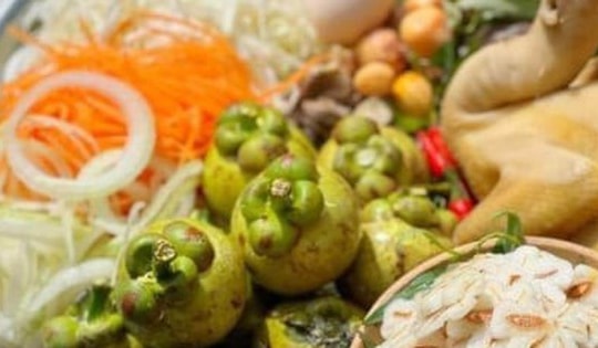 Gỏi gà măng cụt lại sốt, bà nội trợ chen nhau lên chợ mạng gom măng cụt xanh