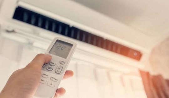 Tuyệt đối đừng bật điều hòa theo cách này vì có thể khiến người thân đối mặt với đột quỵ, méo miệng