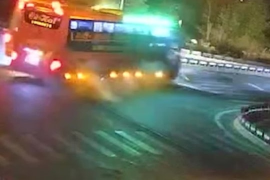 Hành khách kể giây phút hoảng loạn khi hai xe giường nằm tông nhau