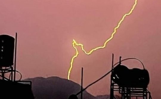 Ở lại lán cùng vợ canh ruộng, người đàn ông bị sét đánh tử vong