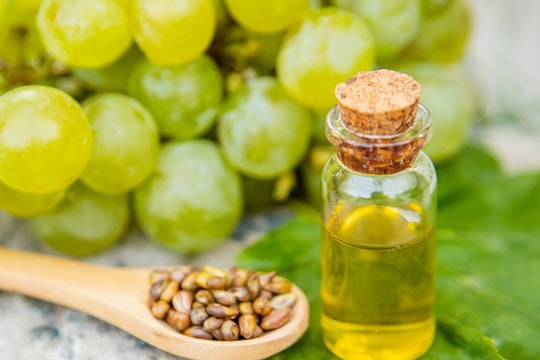 Lợi ích của dầu hạt nho trong việc chăm sóc tóc.