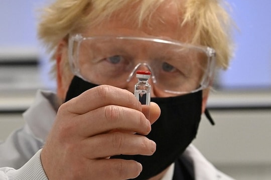 Bộ Y tế: Người tiêm vaccine Covid-19 của Astra Zeneca không nên hoang mang