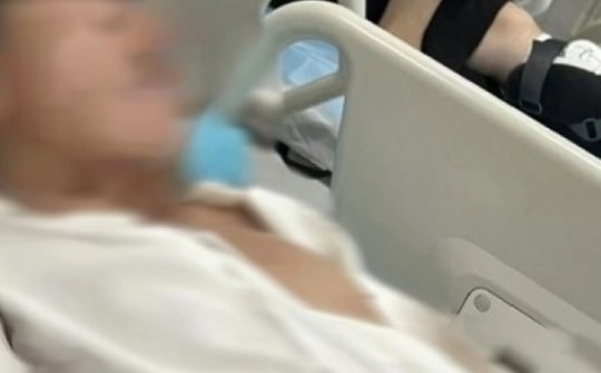 Một phó hiệu trưởng bị chém xuất phát từ ghen tuông