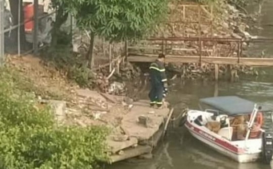 Thi thể một phụ nữ không mặc áo trôi trên sông Đồng Nai