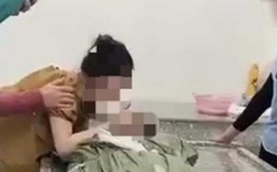 Vụ nam công nhân chết trong công ty: Do đồng nghiệp tự ý lái xe nâng, xe mất phanh