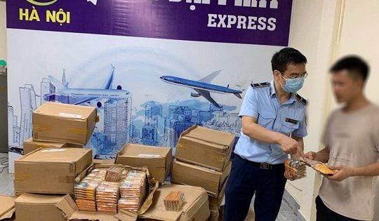 Phát hiện số lượng lớn thuốc lá điện tử tại cơ sở kinh doanh chuyển phát nhanh