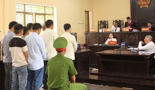 Lãnh án 8 năm tù vì mua bán 43 tấn thuốc nổ