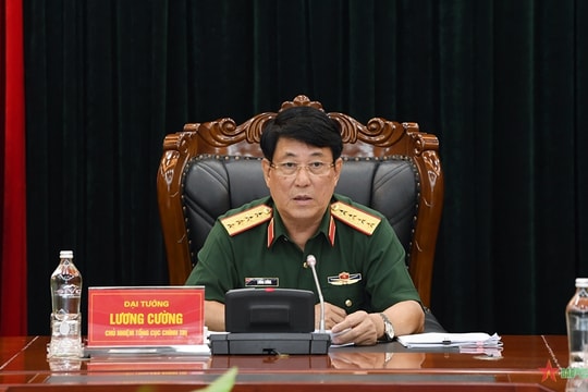 Kiên định chính sách "Bốn không"; phát triển công nghiệp quốc phòng gắn với mua sắm vũ khí hiện đại, chuyển giao công nghệ mới