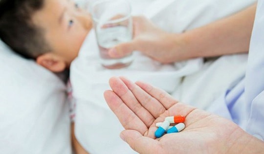 Cách chọn thuốc hạ sốt an toàn và hiệu quả cho trẻ?