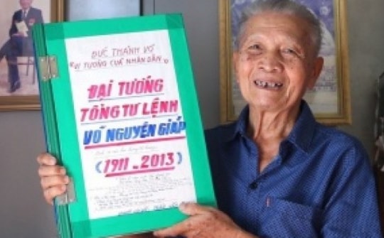 Cụ ông miền Tây sưu tầm, lưu giữ hàng nghìn tư liệu về Đại tướng Võ Nguyên Giáp