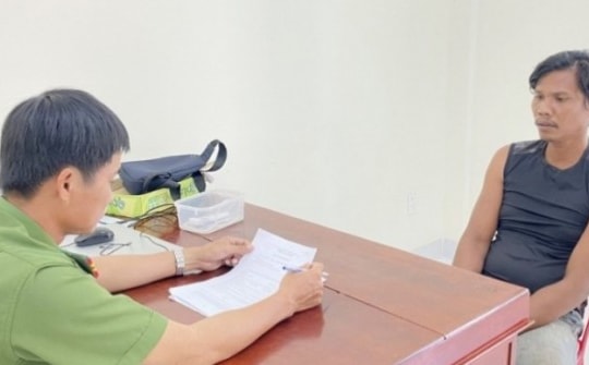 Bắt tạm giam kẻ nhiều lần xâm hại tình dục bé gái 8 tuổi