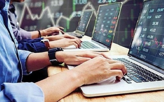 Hơn 110 nghìn tài khoản cá nhân tăng thêm tháng 4, bao nhiêu % dân số Việt Nam tham gia TTCK?