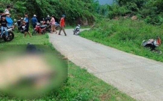 Xe máy lao xuống vực sâu 40m, vợ chồng du khách người Đức thương vong