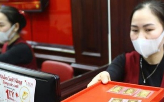 Giá vàng miếng SJC 'lên đồng': Ai đang quyết định giá?