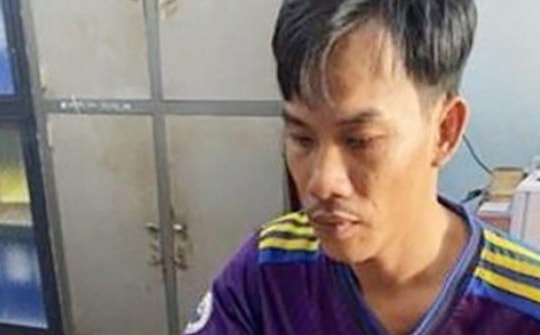 Bắt bị can trốn truy nã 12 năm về tội hiếp dâm trẻ em