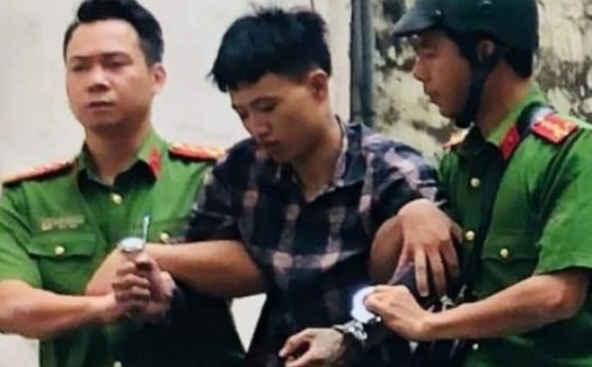 Tên trộm đột nhập từ tum tầng 5 rồi xuống tầng 4... ngủ