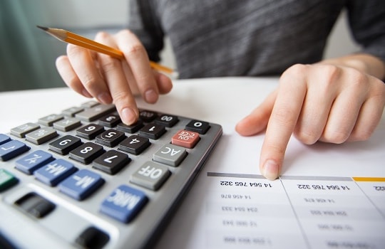 Hộ kinh doanh, cá nhân kinh doanh nộp thuế theo phương pháp kê khai có phải quyết toán thuế không?