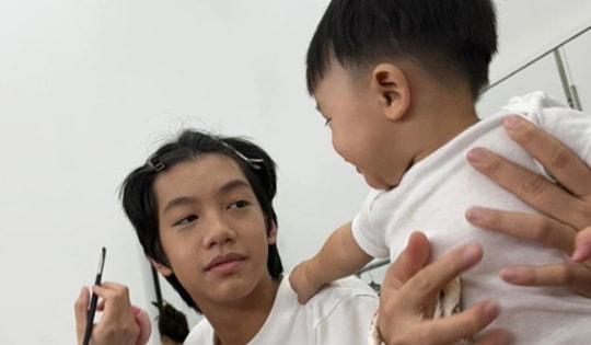 Cường Đô la khoe ảnh cả gia đình, Subeo bất ngờ 'chiếm sóng' khiến khán giả chú ý