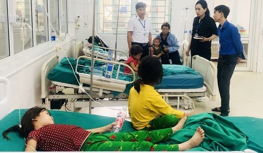 8 người trong một gia đình nhập viện nghi do ăn phải nấm độc