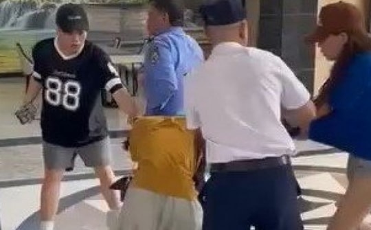 Khởi tố hoa khôi UEF xưng luật sư, đánh ghen giúp bạn ở chung cư Bình Thạnh