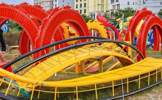 Linh vật rồng nằm 'vật vờ' chờ Đà Nẵng xây công viên