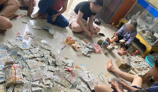 Xôn xao cụ bà ăn xin ở Nam Định có 9 bao tiền, chính quyền địa phương lên tiếng