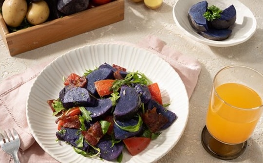 Cách làm món Salad khoai tây Mỹ với thịt xông khói ngon hết nấc