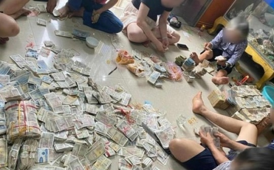 Tin tức 24h qua: Lãnh đạo xã nói về tin “cụ bà ăn xin có 9 bao tiền”