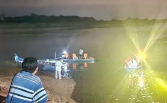 Lật xuồng dưới chân cầu đường cao tốc khiến 1 người tử vong, 2 người mất tích