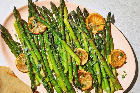 5 loại rau quả giúp 'đánh tan' cục máu đông