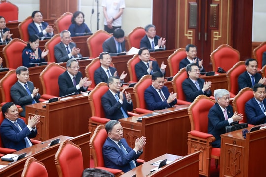 Ban Chấp hành Trung ương Đảng thông qua Nghị quyết Hội nghị Trung ương 9