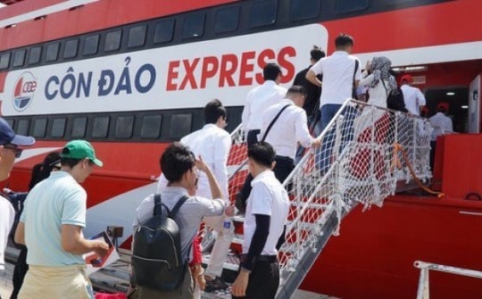 Bất ngờ lý do khách đi tàu cao tốc TPHCM - Côn Đảo vạ vật chờ trung chuyển