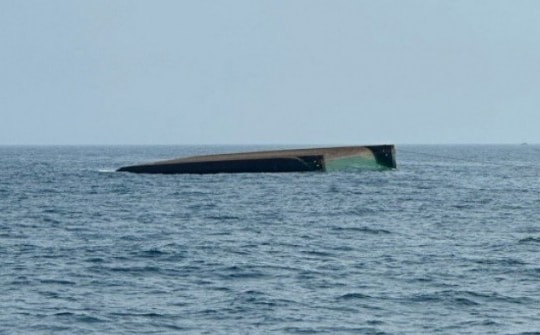 Có dấu hiệu tội phạm trong vụ chìm sà lan 4 người chết, 5 người mất tích