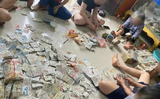 Nóng trong tuần: Chính quyền lên tiếng về thông tin "cụ bà ăn xin ở Nam Định có 9 bao tiền"