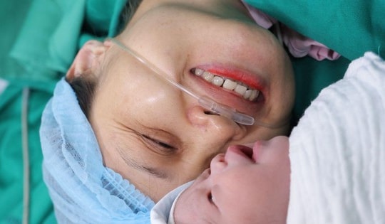 U50 'cạn trứng' đi tìm thiên chức làm mẹ