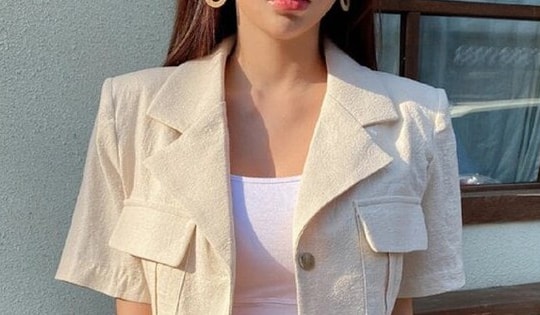 Kiểu áo vừa giúp bạn chống nắng vừa có vẻ ngoài thời thượng