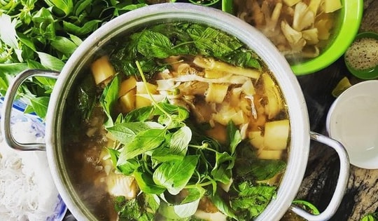 Cách làm món lẩu gà lá é thơm ngon, đậm vị