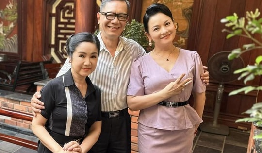 Cuộc hội ngộ bất ngờ giữa NSND Thu Hà và vợ chồng NSND Thu Quế