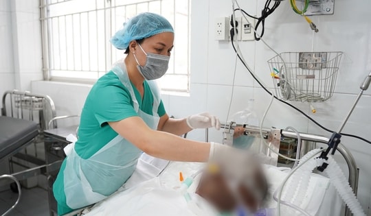 Sức khoẻ của các bệnh nhân trong vụ tạt axit ở TPHCM hiện như thế nào?