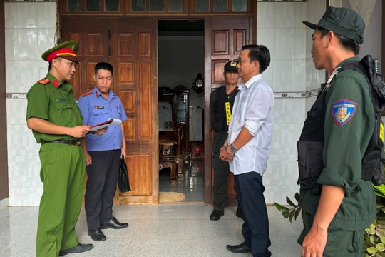 Khởi tố, bắt giam nguyên Chủ tịch và cán bộ địa chính xã