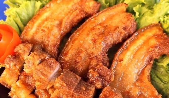 Bật mí công thức làm món thịt heo chiên nước mắn, ăn là mê