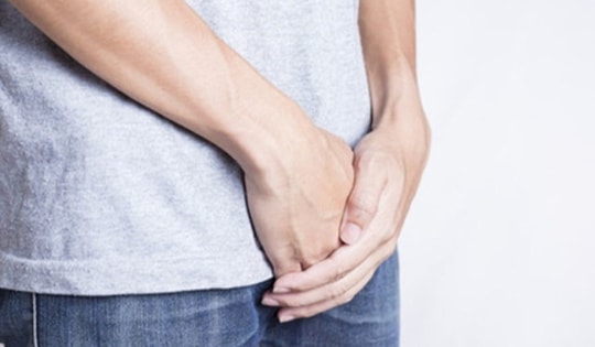 Người đàn ông gặp họa chỉ vì cấy bi vào dương vật