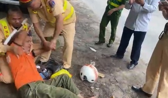 Tát CSGT vì bị lập biên bản vi phạm nồng độ cồn