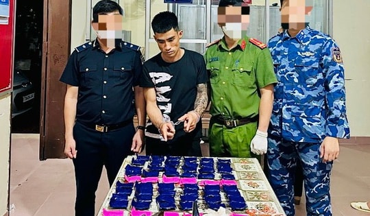 Bắt đối tượng mua bán gần 12.000 viên ma túy